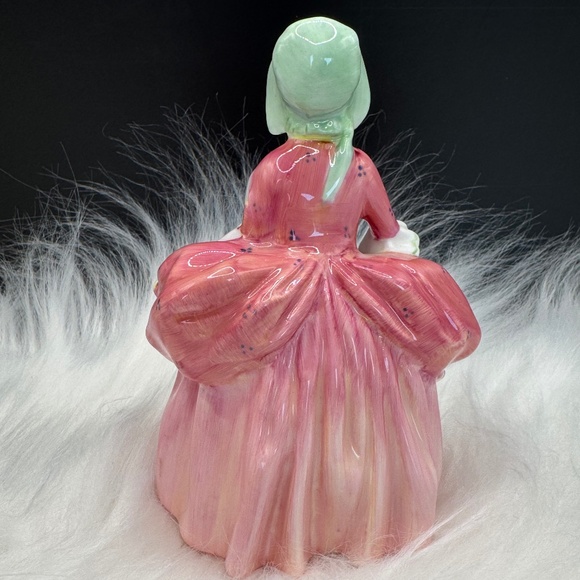 COPY - Royal Doulton miniature figurine "Bo Peep" HN 1811. Shepherdess figurine - Picture 5 of 9